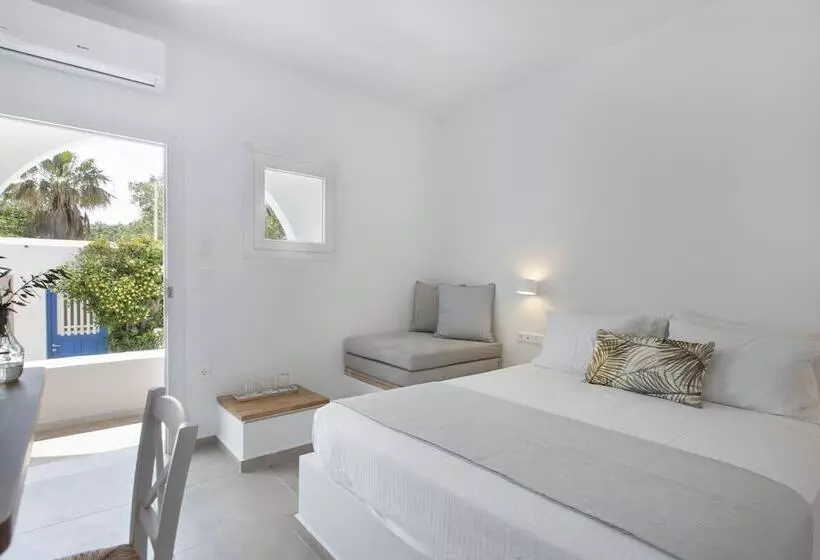 هتل Kouros Village