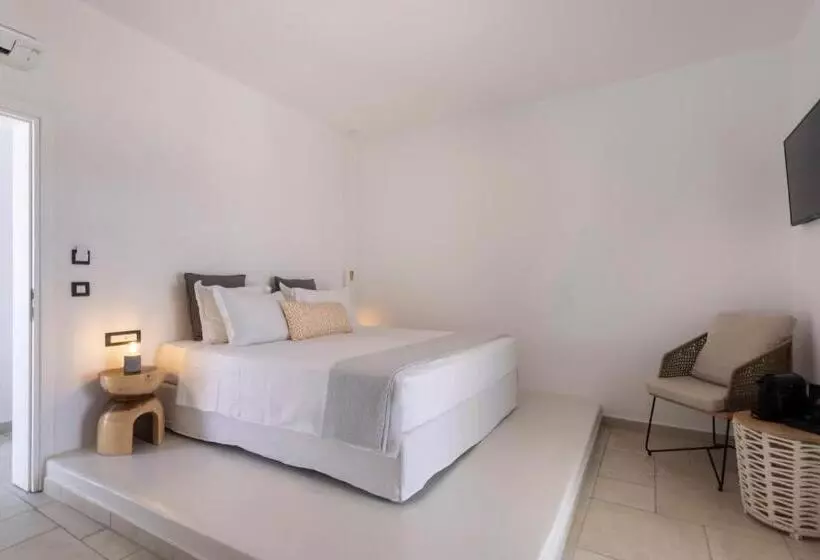 هتل Kouros Village