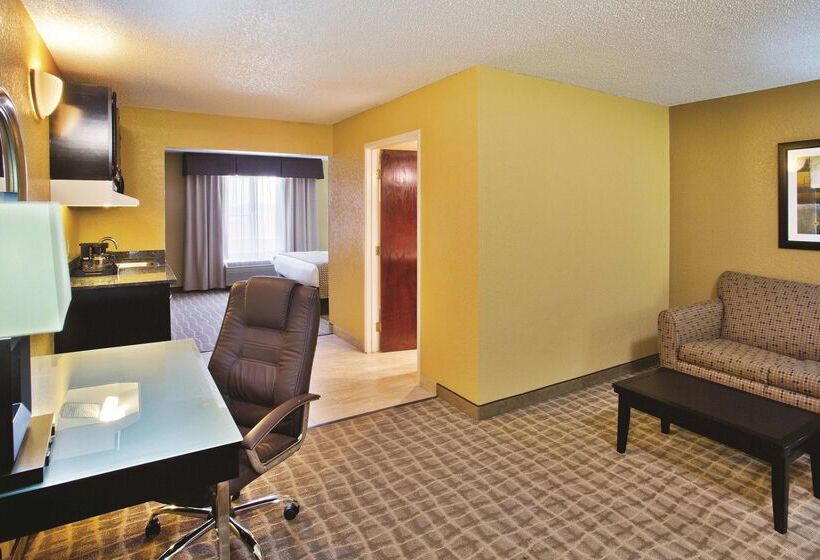 酒店 La Quinta Inn & Suites By Wyndham Hot Springs