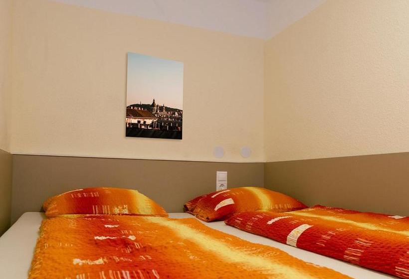 Interflat Hostel & Apartments