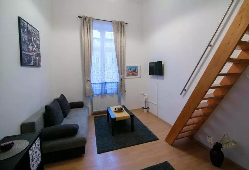 Interflat Hostel & Apartments