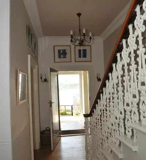 Invercloy Guest House