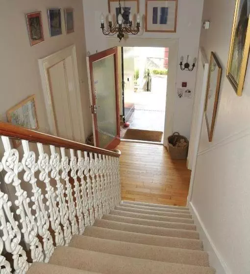 Invercloy Guest House