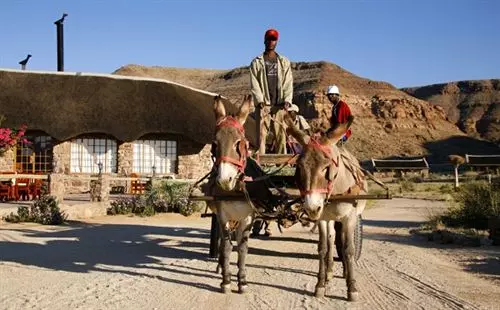 تختخواب و صبحانه Canon Village