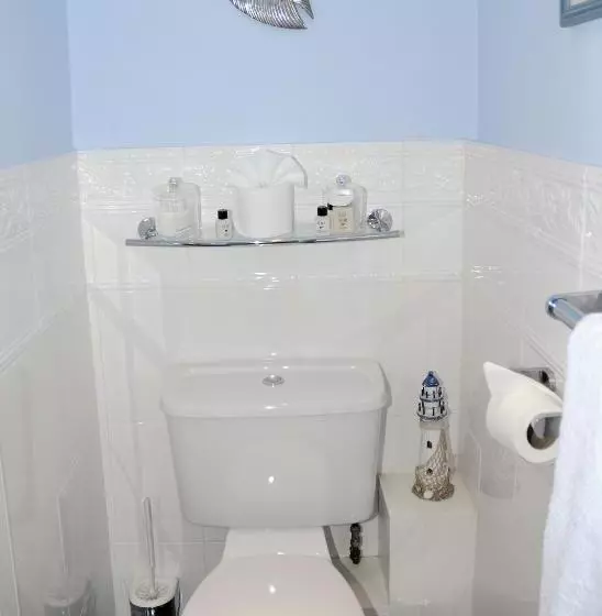 تختخواب و صبحانه Douglas House