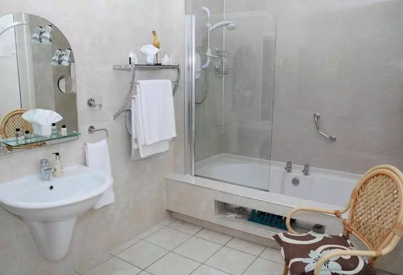 تختخواب و صبحانه Douglas House