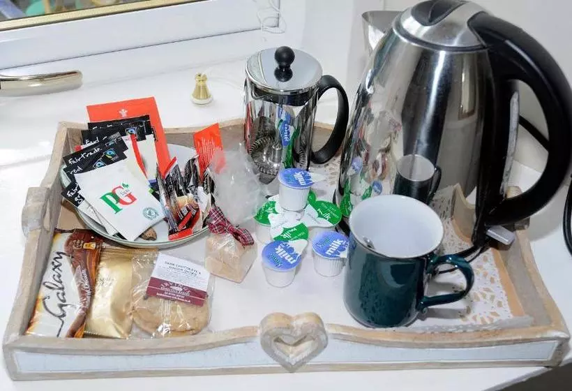 تختخواب و صبحانه Douglas House