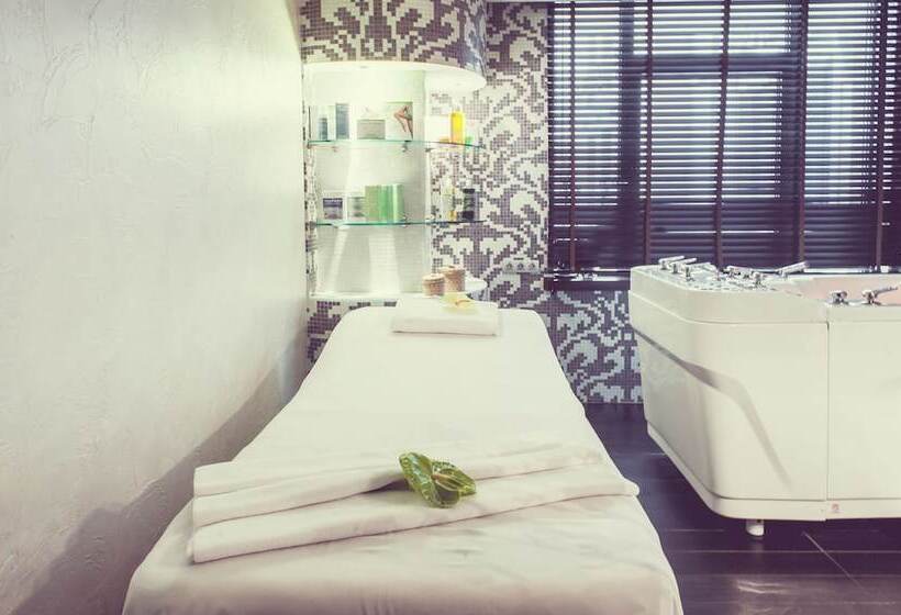 Fairmont Grand Hotel Kyiv