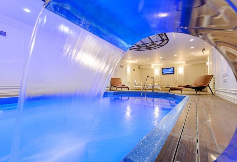 Fairmont Grand Hotel Kyiv