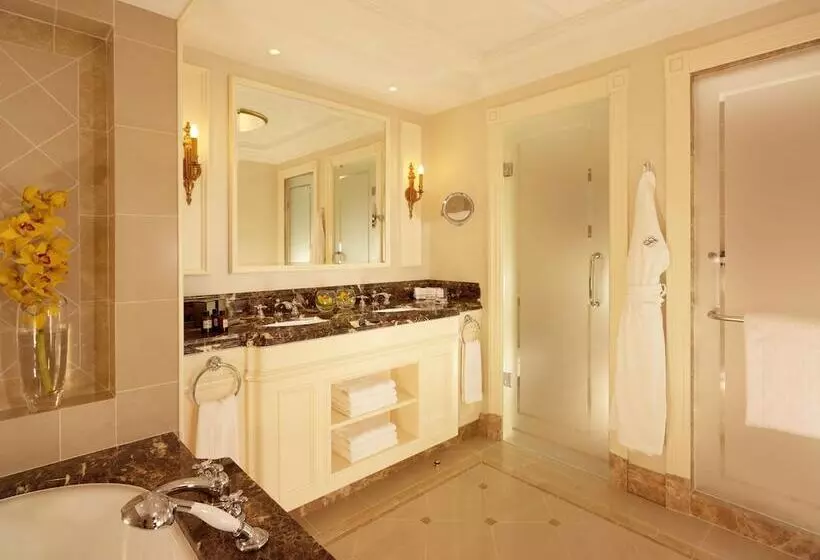 Fairmont Grand Hotel Kyiv