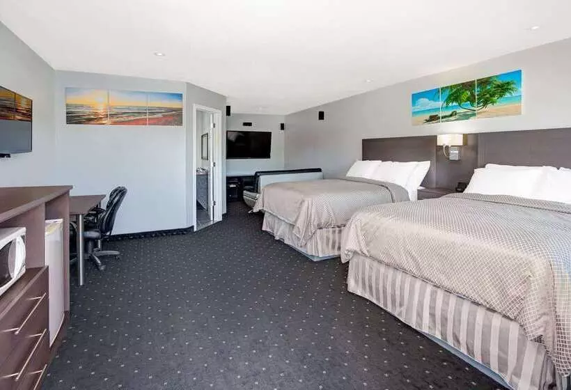 ホテル Howard Johnson By Wyndham Gananoque