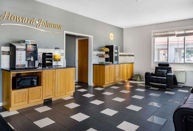 ホテル Howard Johnson By Wyndham Gananoque