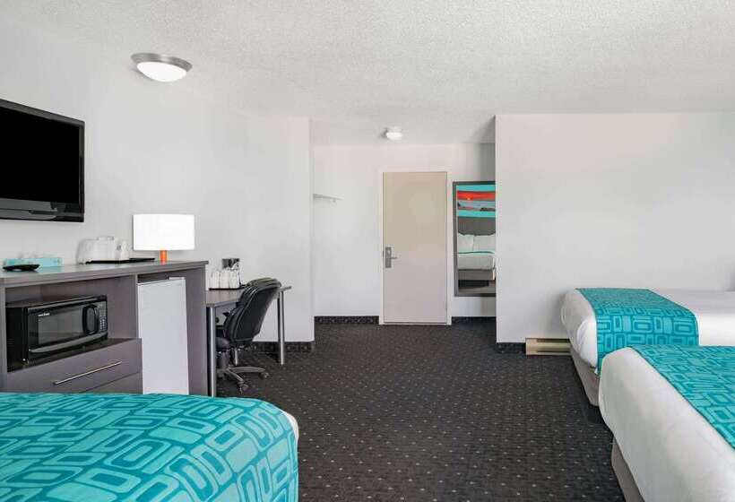 ホテル Howard Johnson By Wyndham Gananoque