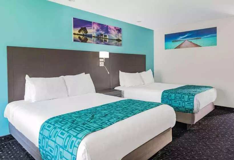 ホテル Howard Johnson By Wyndham Gananoque