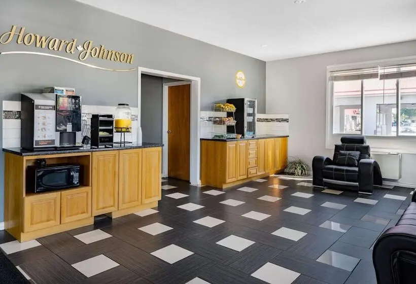 ホテル Howard Johnson by Wyndham Gananoque