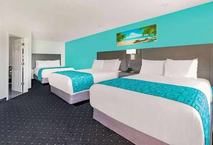 ホテル Howard Johnson by Wyndham Gananoque
