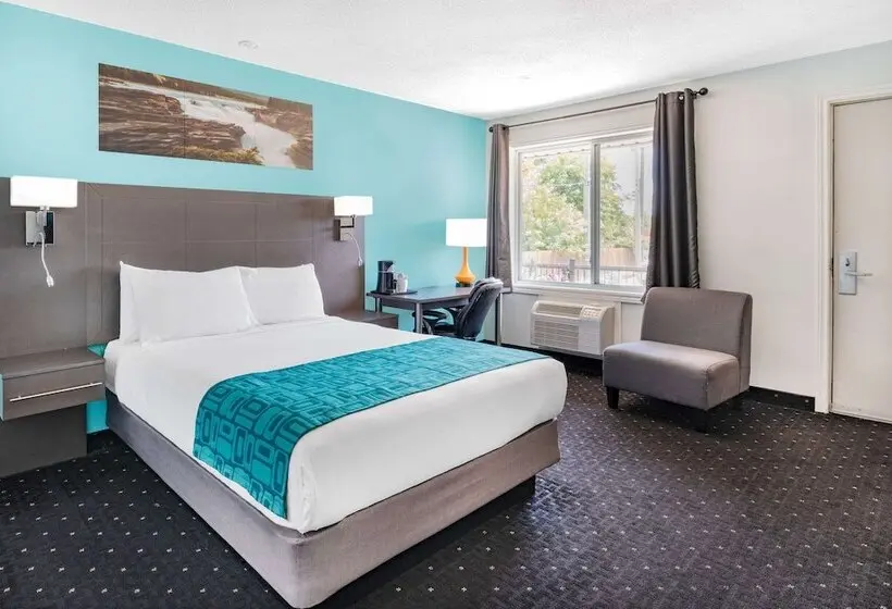 ホテル Howard Johnson by Wyndham Gananoque