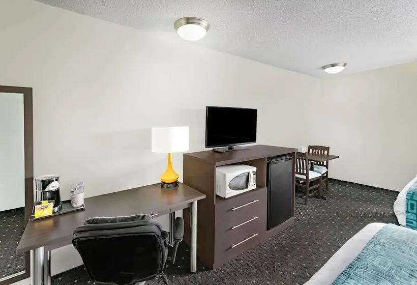 ホテル Howard Johnson by Wyndham Gananoque