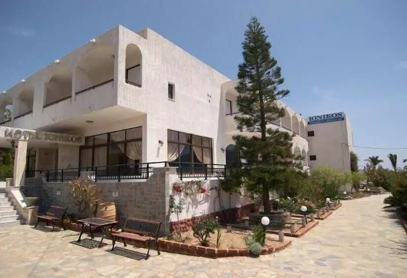 Отель Ionikos