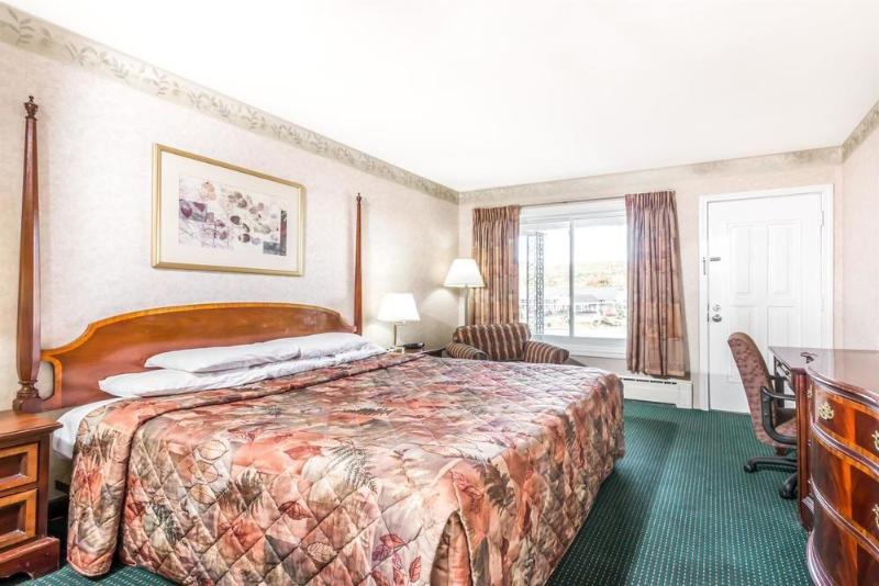 Hotel Knights Inn Lenox