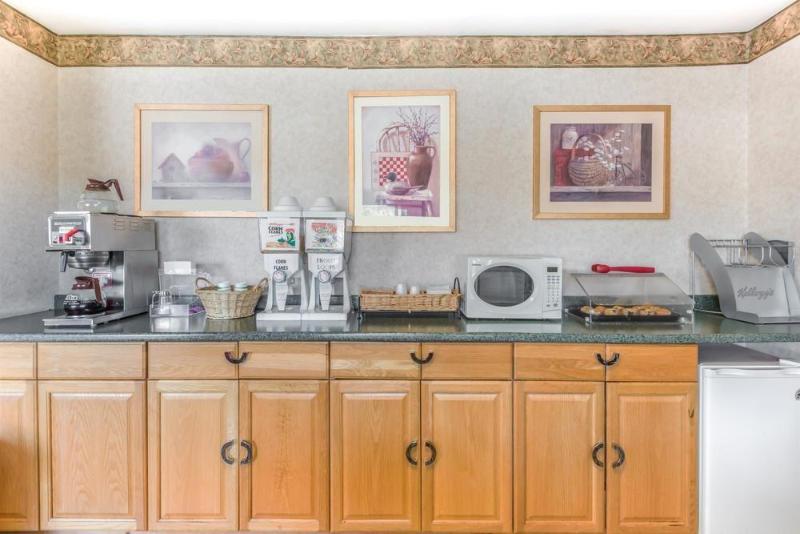 Hotel Knights Inn Lenox