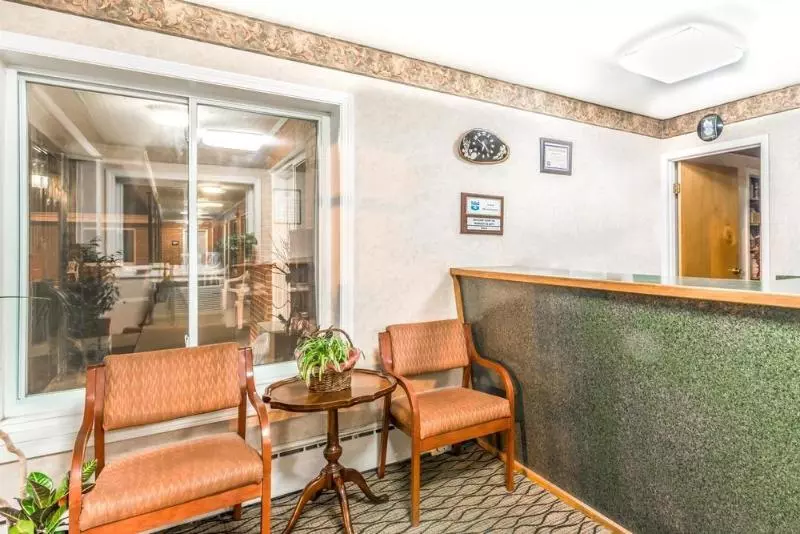 בית מלון כפרי Knights Inn Lenox