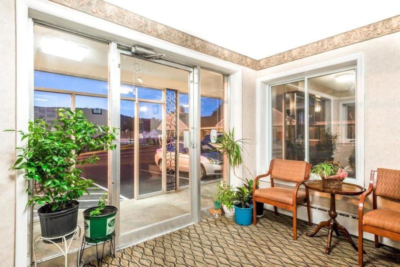 Hotel Knights Inn Lenox