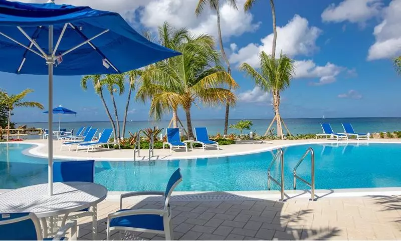 هتل Limetree Beach Resort By Club Wyndham