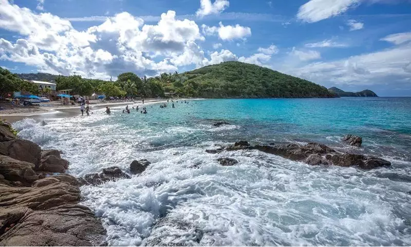 هتل Limetree Beach Resort By Club Wyndham