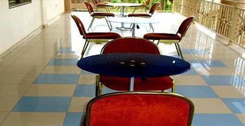 בית מלון כפרי Oscarpak Royal