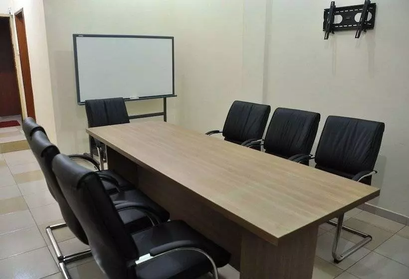 Hotel Oscarpak Royal