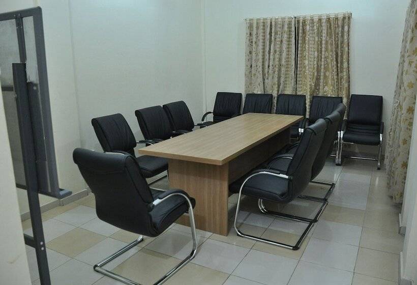 בית מלון כפרי Oscarpak Royal