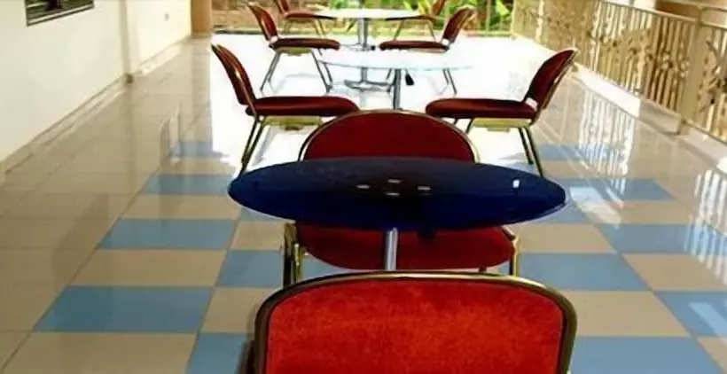 Hotel Oscarpak Royal