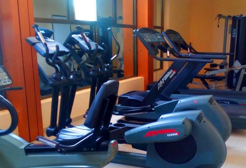 בית מלון כפרי Oscarpak Royal