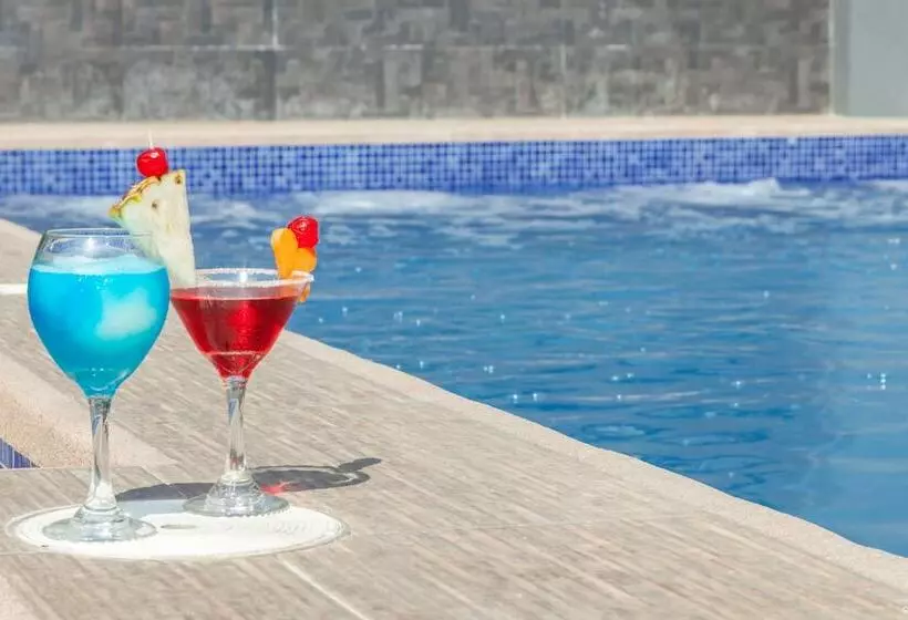 Отель Tryp By Wyndham Guayaquil Airport