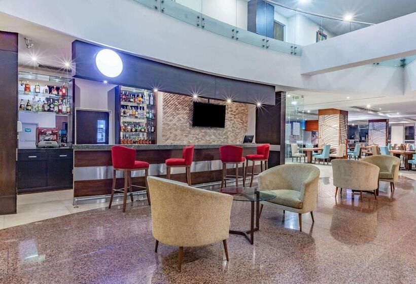 Hotel Tryp By Wyndham Guayaquil Airport