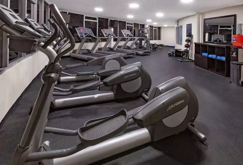 Отель Tryp By Wyndham Guayaquil Airport