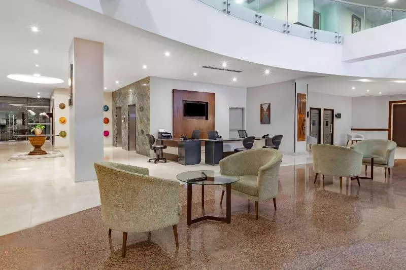 Отель Tryp By Wyndham Guayaquil Airport