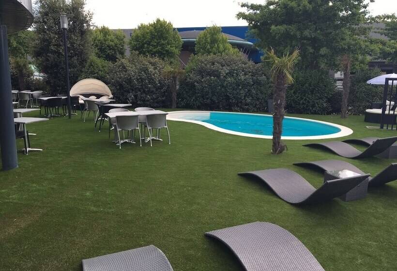 Le Colisée Hotel & Spa Nantes Saint Herblain