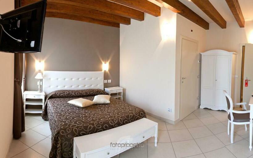 Отель Albergo Roma