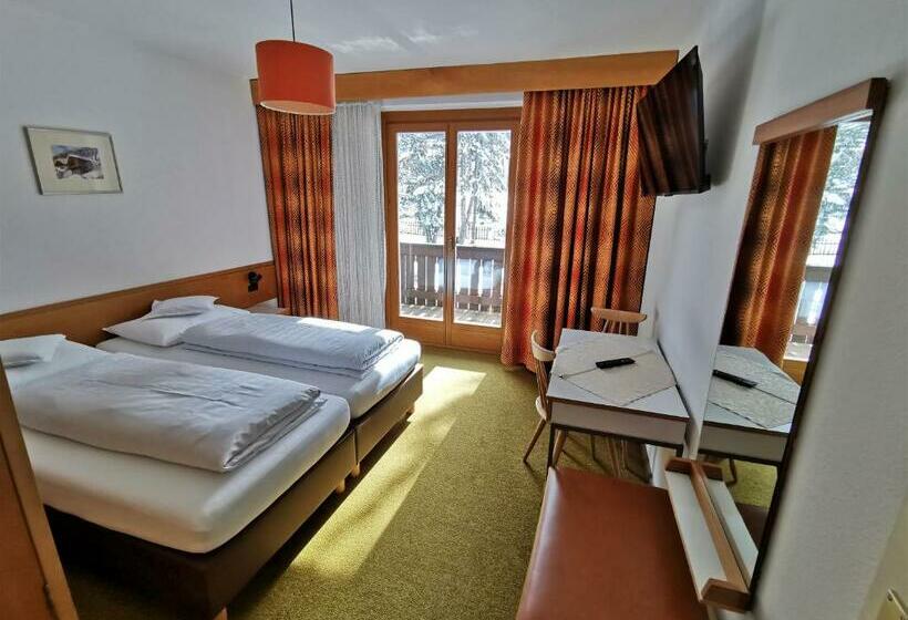 בית מלון כפרי La Plaza