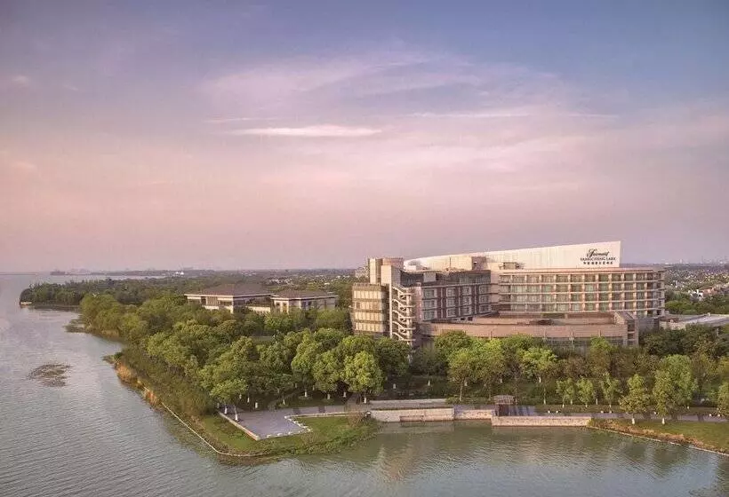 Отель Fairmont Yangcheng Lake