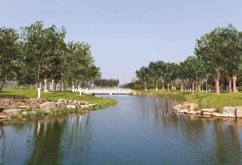 Отель Fairmont Yangcheng Lake