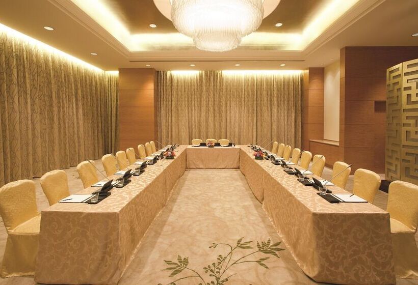 Отель Fairmont Yangcheng Lake