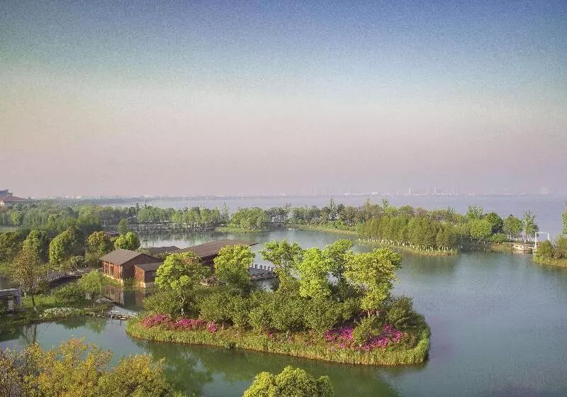 Отель Fairmont Yangcheng Lake