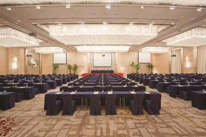 Отель Fairmont Yangcheng Lake