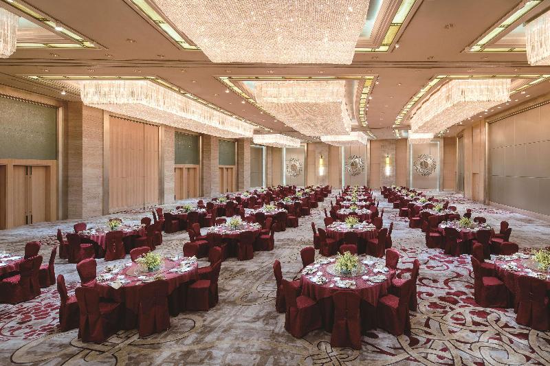 Отель Fairmont Yangcheng Lake