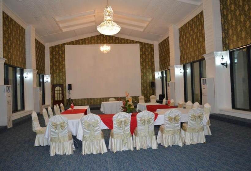 Hotel Loumaile Lodge