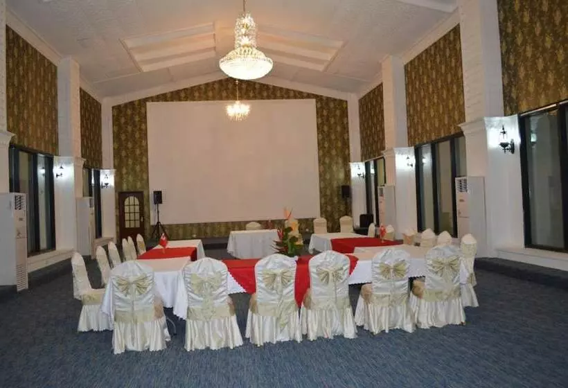 هتل Loumaile Lodge