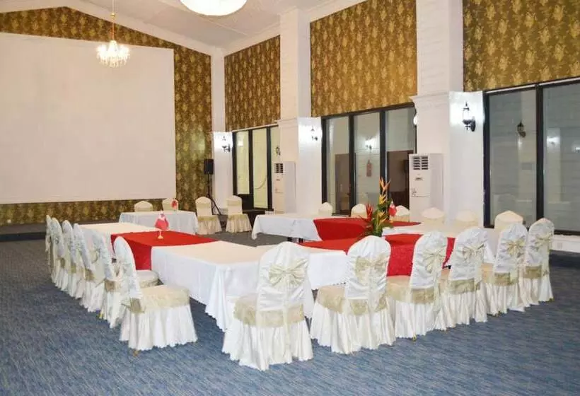 هتل Loumaile Lodge